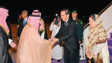 Dari RRT, Presiden Jokowi dan Ibu Iriana Tiba di Riyadh