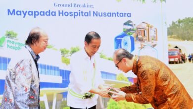 Presiden Joko Widodo melakukan peletakan batu pertama Rumah Sakit (RS) Mayapada Hospital Nusantara di Kabupaten Penajam Paser Utara, Provinsi Kalimantan Timur (01/11/2023).