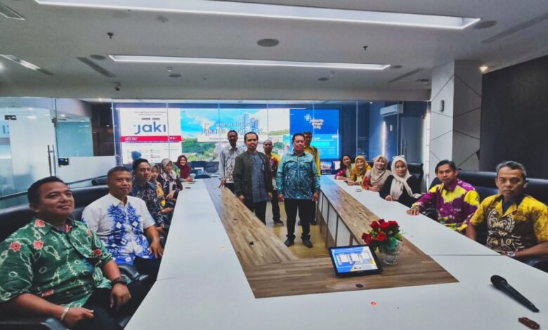 Pelajari Pemanfaatan Teknologi Informasi Terintegrasi, Diskominfo Kalsel Kunjungi Kantor Jakarta Smart City