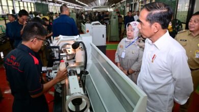 Presiden Tinjau Aktivitas Pembelajaran di SMK Negeri 1 Purwakarta