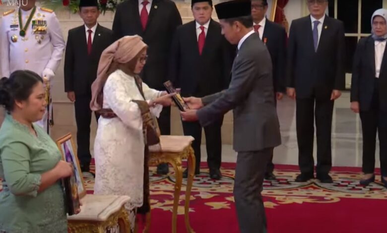 Presiden Jokowi Anugerahkan Gelar Pahlawan Nasional kepada Enam Tokoh