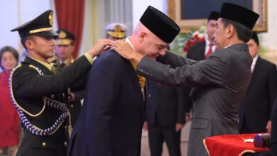Terima Tanda Kehormatan dari Presiden Jokowi, Presiden FIFA: Kehormatan Bagi Saya