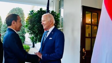 Tiba di Gedung Putih, Presiden Jokowi disambut Akrab oleh Presiden Biden