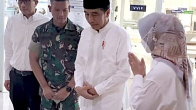 Presiden Jokowi Jenguk Doni Monardo di RS Siloam