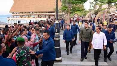 Tiba di Kota Kupang, Presiden Jokowi Sapa Warga di Kawasan Pantai Kelapa Lima