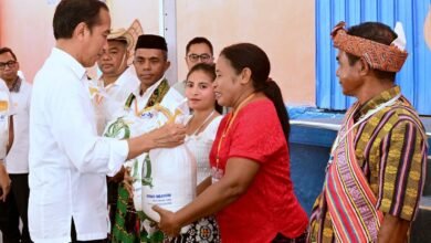 Presiden Pastikan Bantuan Pangan CBP dan El Nino Tersampaikan ke Warga Kupang