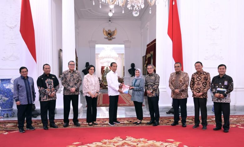 Presiden Jokowi Terima IHPS I Tahun 2023 dari BPK, 80 K/L Predikat WTP