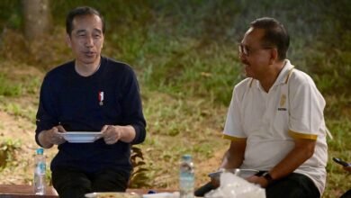 Saat Presiden Nikmati Malam di IKN dengan Santap Nasi Goreng