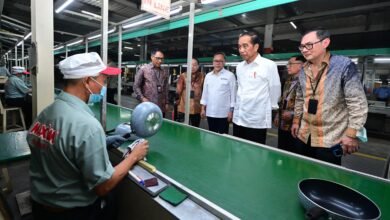 Presiden Jokowi Meninjau Pabrik PT Maspion Unit I, Kabupaten Sidoarjo, Provinsi Jawa Timur, pada Rabu, 27 Desember 2023.