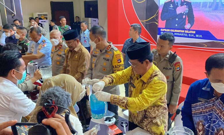 Gubernur Kalsel Ikut Musnahkan Narkoba di Polda