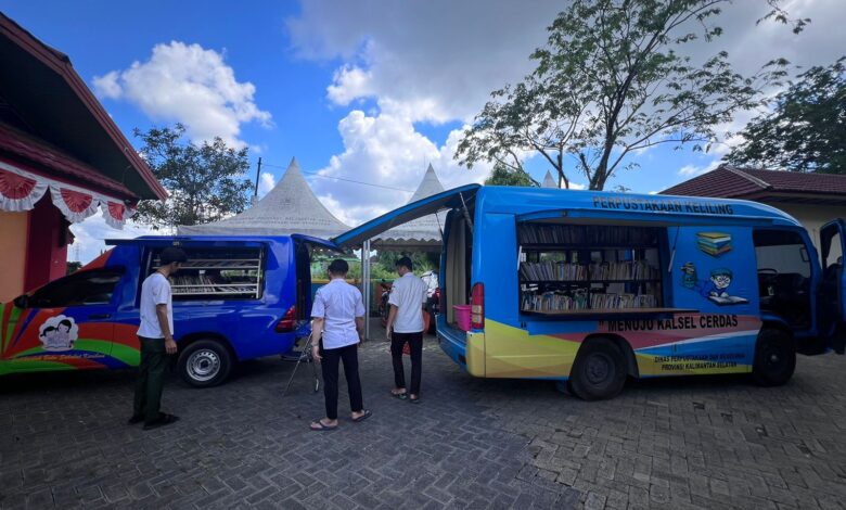 Maksimalkan Pelayanan, Dispersip Kalsel Bersih-Bersih Mobil Perpustakaan Keliling