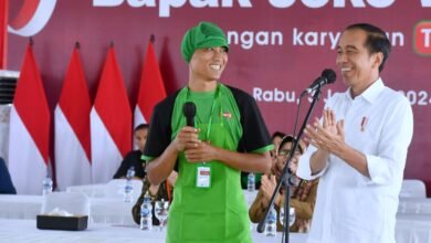Presiden Jokowi Silaturahmi dengan Karyawan Pabrik PT Tong Tji
