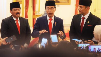 Presiden Jokowi Lantik Hadi Tjahjanto Jadi Menko Polhukam dan AHY Jadi Menteri ATR