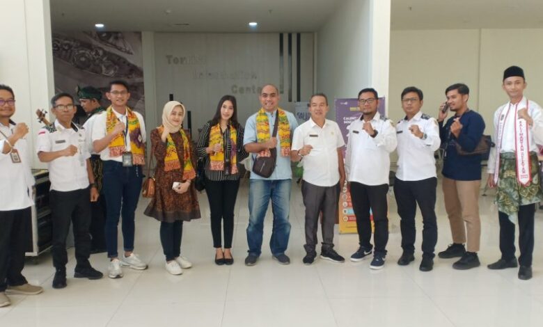 Dispar Kalsel Optimalkan Keberadaan TIC di Bandara Internasional Syamsuddin Noor