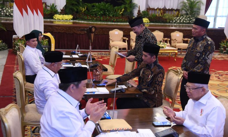 Presiden Jokowi dan Wapres Ma’ruf Amin Serahkan Zakat melalui Baznas