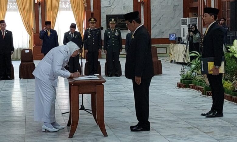 Gubernur Kalsel Sahbirin Noor Resmi Melantik Hamida Munawarah Jadi Pj Bupati Tabalong