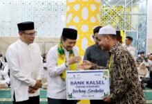 [Foto] Wagub Kalsel Serahkan Bantuan Sembako