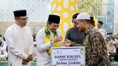 [Foto] Wagub Kalsel Serahkan Bantuan Sembako