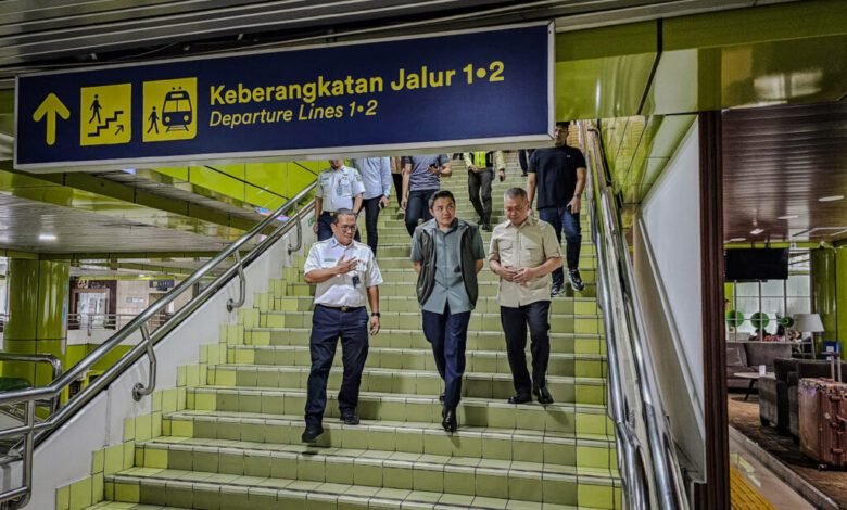 Seskab dan Menhub Tinjau Kesiapan Stasiun Gambir Hadapi Arus Mudik Lebaran