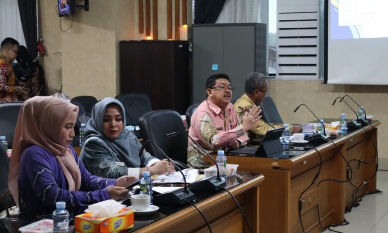 Jajaran Dinas Kominfo Kalsel Ikuti LKPJ 2024 di Komisi I DPRD Kalsel