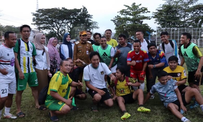 Usai Tinjau Stadion 17 Mei, Wagub Kalsel Kunjungi Lapangan Sepak Bola Kayu Tangi