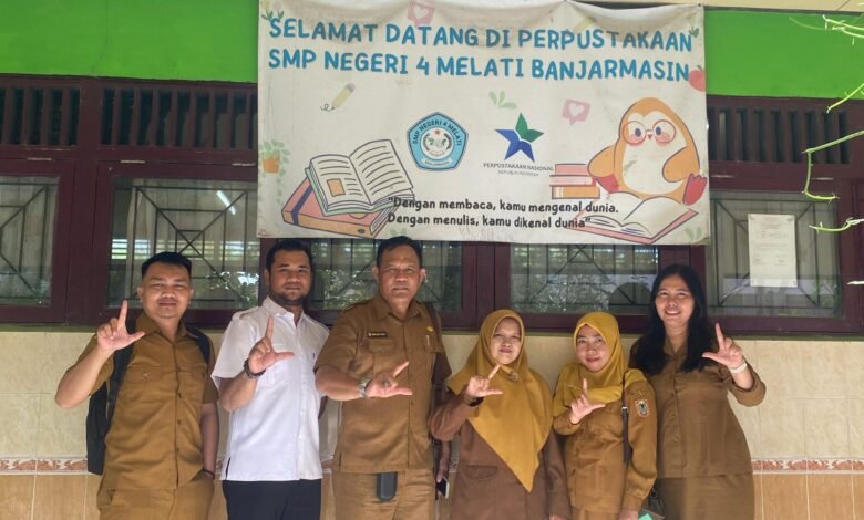 Dispersip Kalsel Sosialisasikan SNP ke SMA Negeri 4 Banjarmasin