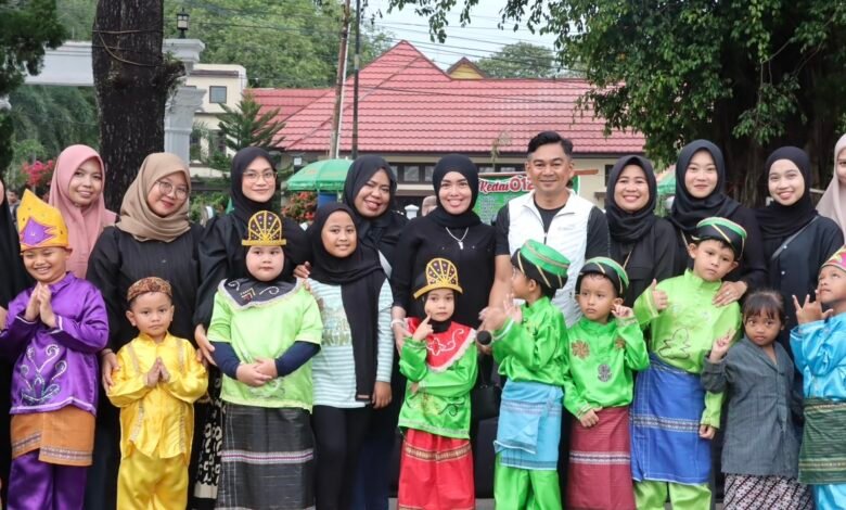 Anak-anak PAUD Citra Indonesia Tampilkan Tarian Nusantara di Soft Opening Job Fair 2025 – Banjarbaru Naker Fest