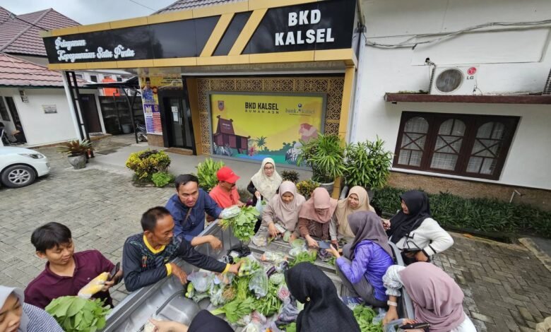 Pemprov Kalsel Gelar Gerakan Pangan Murah, Sayur Dijual Keliling di Area Perkantoran