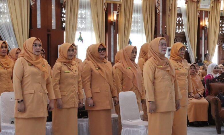 Ida Rahmawati Budi Gunadi Sadikin Kukuhkan Pengurus DWP Provinsi Kalsel Masa Bakti 2024-2029