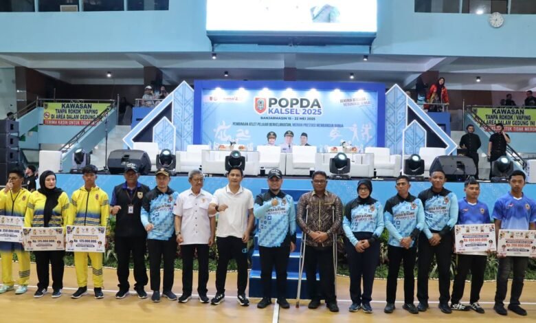 Pemprov Kalsel Serahkan Bonus Atlet Peraih Medali di Ajang PON dan Perparnas 2024
