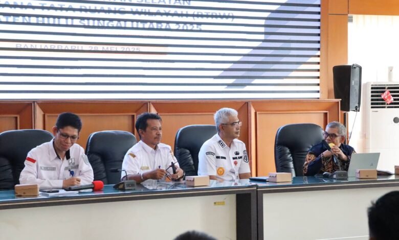 Pemprov Kalsel Gelar Rapat Forum Penataan Ruang, Bahas Revisi RTRW Kabupaten Hulu Sungai Utara 2025