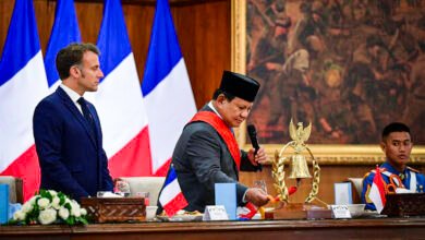 Hangat dan Bersahaja, Presiden Prabowo dan Presiden Macron Makan Siang Bersama Taruna Akmil