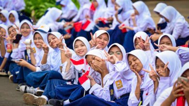 Cerita Antusiasme dari Monas, Pelajar dan Masyarakat Sambut Kedatangan Premier Li Qiang
