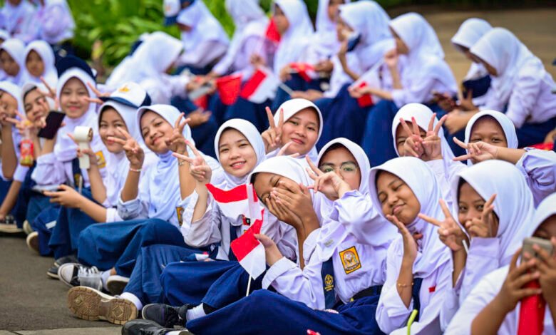 Cerita Antusiasme dari Monas, Pelajar dan Masyarakat Sambut Kedatangan Premier Li Qiang