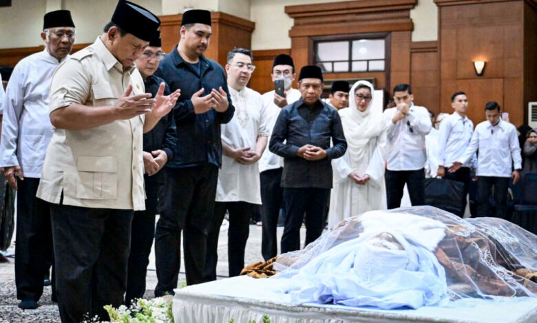 Presiden Prabowo Subianto Melayat Almarhum Eddie Mardjoeki Nalapraya: Beliau Contoh Patriot Sejati