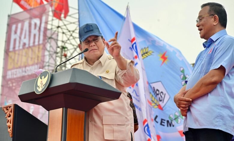 Presiden Prabowo Tegaskan Komitmen Pemerintah untuk Kesejahteraan Pekerja dalam Peringatan Hari Buruh di Monas