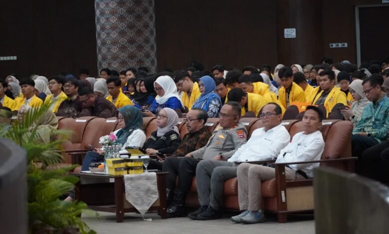 Kunker KLH ke Kalsel, Perkuat Komitmen Penanggulangan Polusi Plastik dan Pelestarian Ekosistem Mangrove