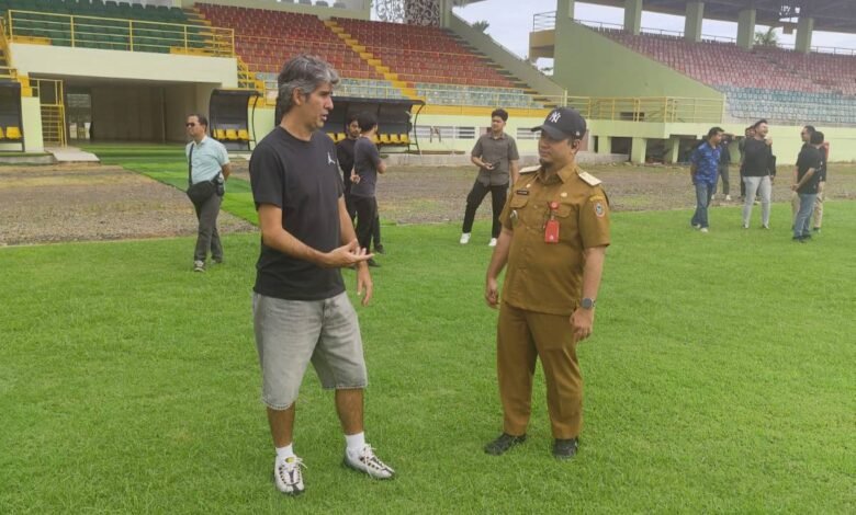 Teco Tinjau Stadion, Kalsel Ngebut Persiapan Jelang Verifikasi Liga 2