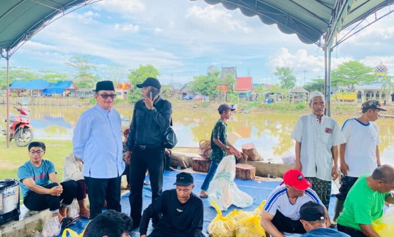 Peringati Hari Raya Iduladha 1446 H, Desa Mekar Potong 12 Sapi dan 2 Kambing