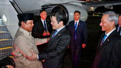 Tiba di Singapura, Presiden Prabowo Disambut Langsung oleh PM Lawrence Wong