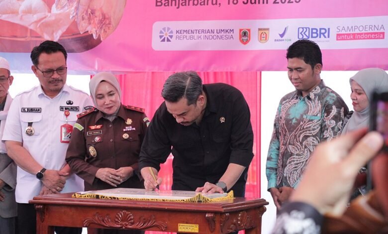 Menteri UMKM RI Hadiri Re-Opening Toko Mama Khas Banjar, Tegaskan Pentingnya Pembinaan dan Pembelajaran bagi UMKM