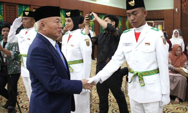Gubernur Kalsel Kukuhkan Paskibraka Kalsel 2025, Putra Putri Terbaik Siap Kibarkan Merah Putih di HUT RI ke-80