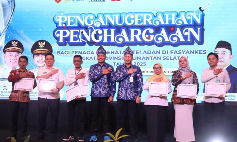 Dinkes Apresiasi Dedikasi Nakes Melalui Penganugerahan Penghargaan Tenaga Kesehatan Teladan di Fasyankes Tingkat Provinsi Kalsel 2025