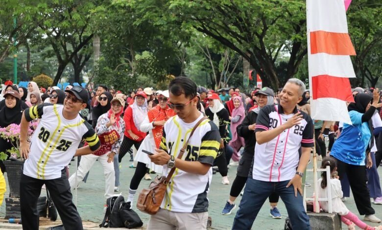 Ribuan Warga Tapin Meriahkan Senam Ceria dan Kampanye Gema Cermat HUT ke-80 RI