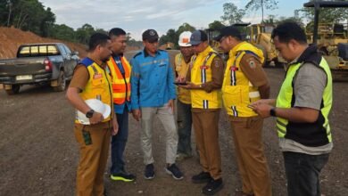 Dinas PUPR Kalsel Tinjau Proyek Jalan Lintas Tengah Pulau Laut, Target Tuntas Bertahap