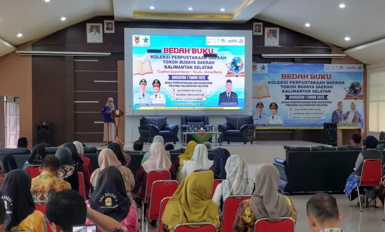Dispersip Kalsel Angkat Karya Ahmad Barjie dalam Bedah Buku Sejarah Banjar