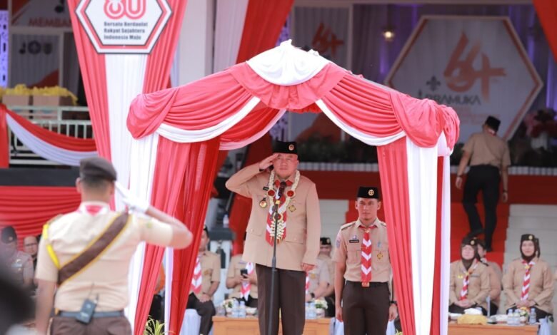 Kolaborasi untuk Membangun Ketahanan Bangsa, Ketua Mabida Pramuka Kalsel H. Muhidin Pimpin Apel Besar Hari Pramuka ke-64 di Tabalong
