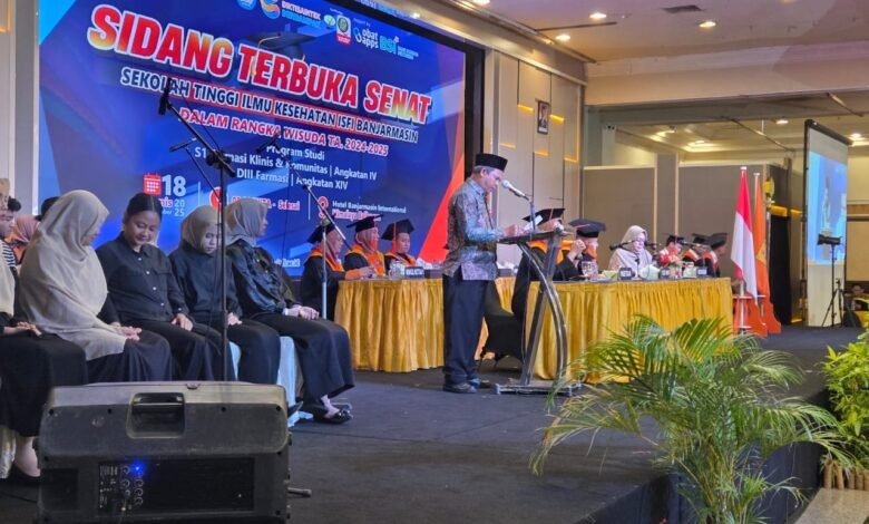 Gubernur Kalsel Hadiri Wisuda STIKES ISFI Banjarmasin