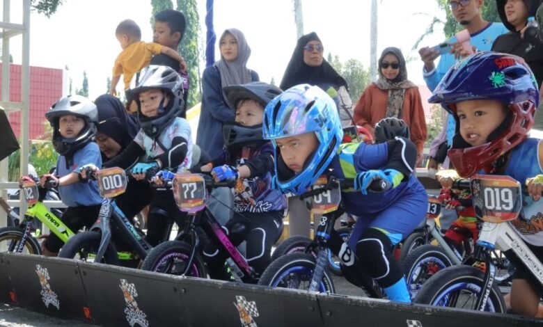 Roda Warisan Budaya: Atlet Cilik Tampil di Pushbike Race Gebyar Museum Lambung Mangkurat