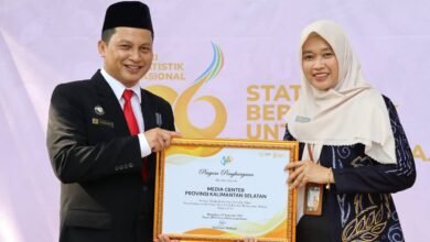 Media Center Kominfo Kalsel Raih Penghargaan dari BPS sebagai Media Teraktif Penyebar Informasi Statistik